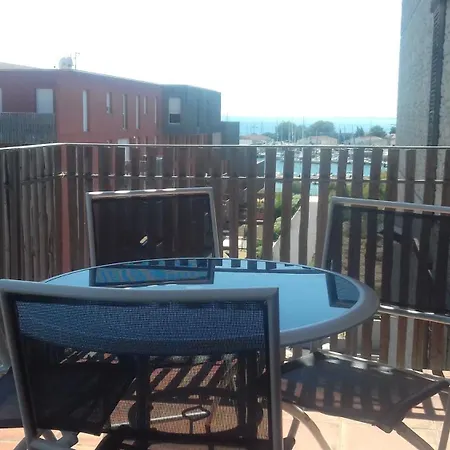 Апартаменты Bleu De Thau Баларук-ле-Бен